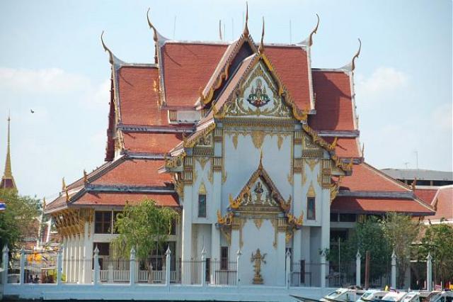 Храм Ват Ракханг 