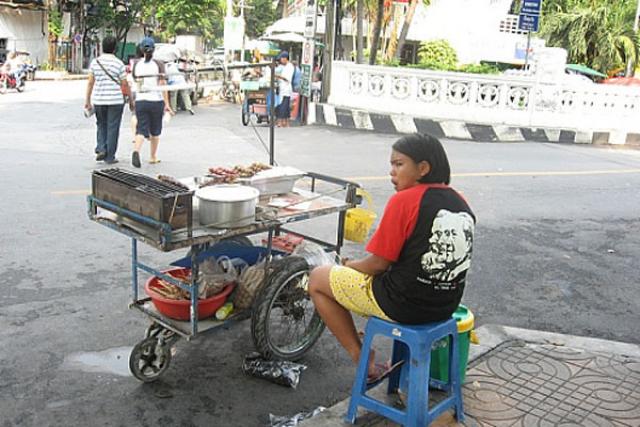 Уличная торговля едой 