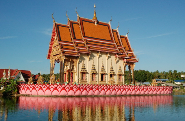 Храм Wat Plai Laem (Ват Плай Лаем) 