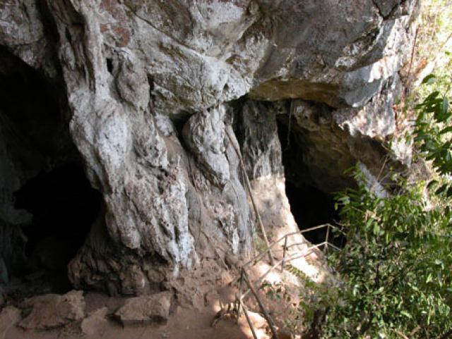 Пещера скелетов в Тайланде