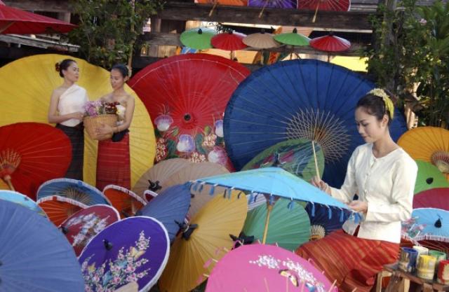 Фестиваль зонтов в деревне Бо Санг