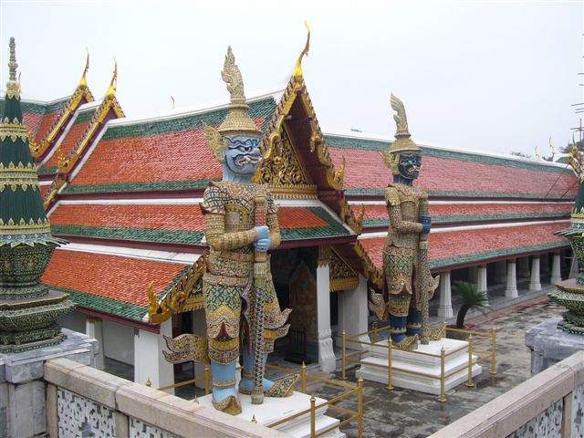 храм Изумрудного Будды