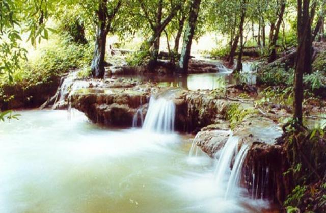 парк водопадов Кху Кхут