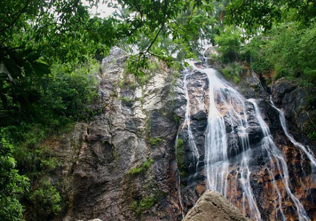 Водопад На Муанг в Самуи