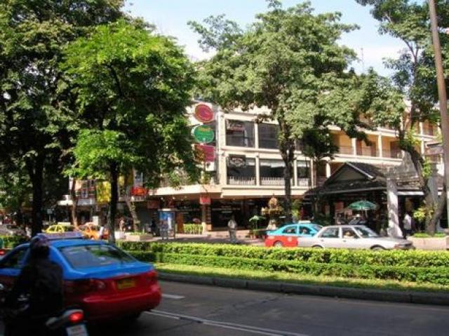 Силом Виладж (Silom Village) 