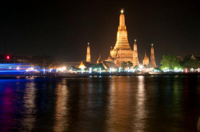 Ночной круиз по реке Chao Phraya