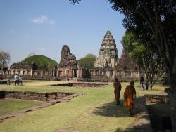 Храмовый комплекс Прасат Хин Пхи Май (Prasat Hin Phi Mai)