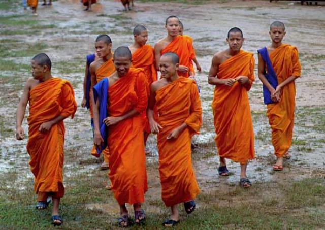 Монахи в Тайланде