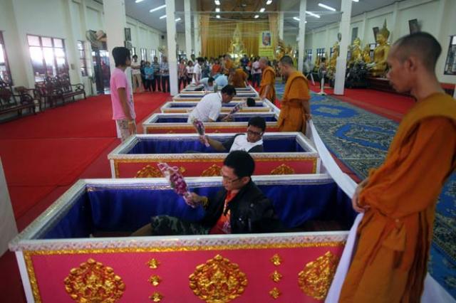 Возвращение к новой жизни через смерть в храме Прам Мани