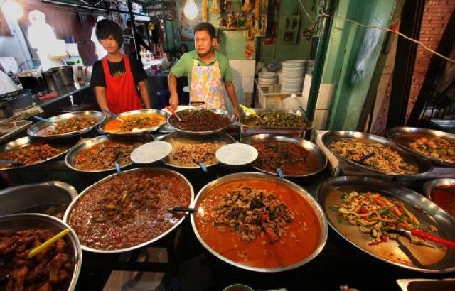 Блюда уличной тайской кухни 