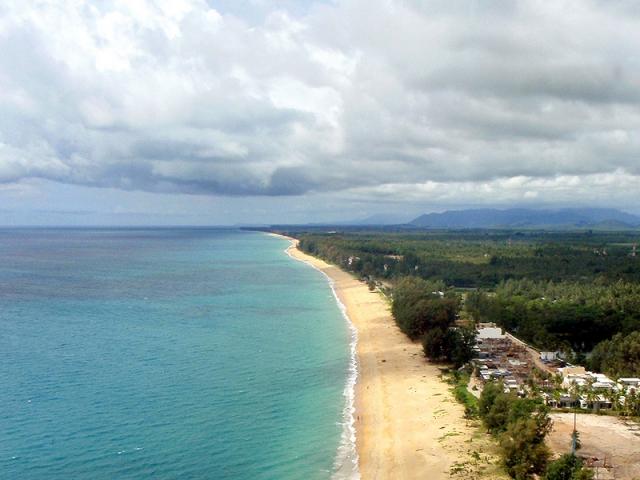 Самый длинный пляж на острове Пхукет