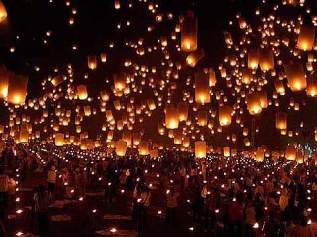 фонарики фестиваля Йй Пенга