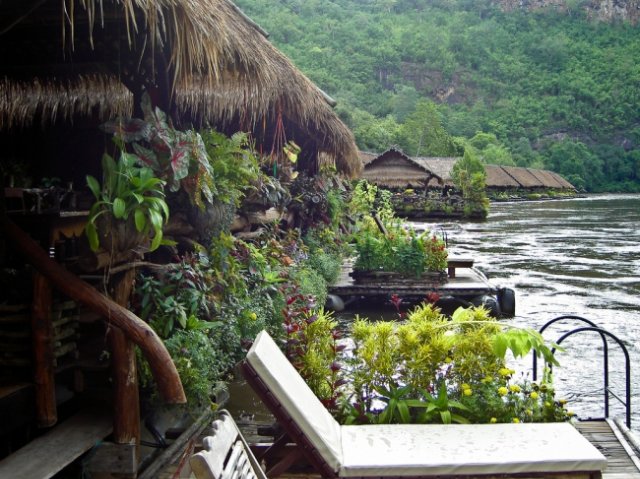 Плавучий отель River Kwai Jungle Rafts 3*
