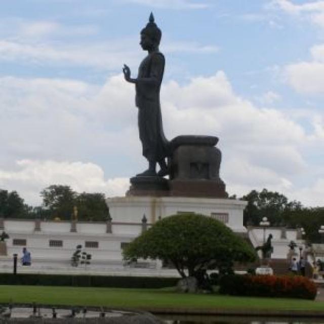Храм Пра Ндам (Wat Phra Ngam) 