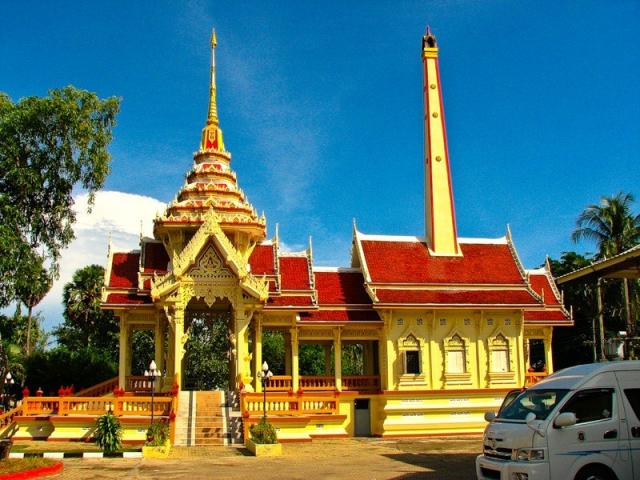 Храм Пхра Нанг Санг (Wat Phra Nang Sang)