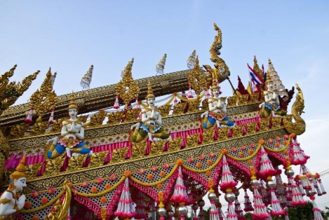 Праздник Бун Банг Фай 