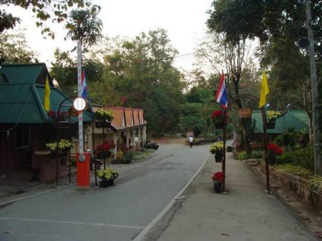 Горячие источники San Kamphaeng Hot Springs
