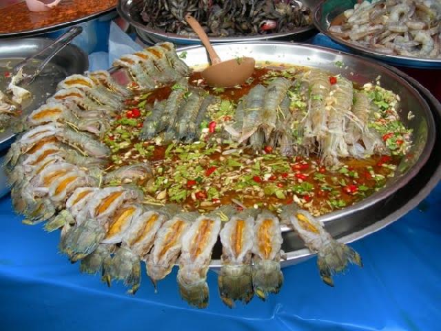 Уличная тайская кухня 