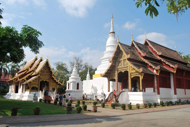 Храм Вздыхающего Будды (Wat Phra Sing)