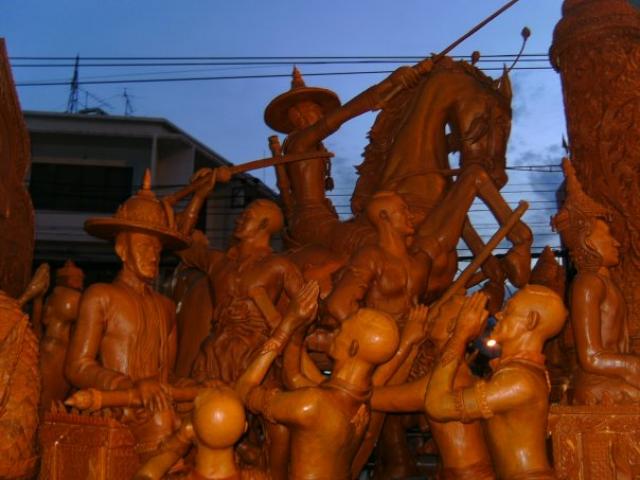 Фестиваль Свечей Кхао Пханса